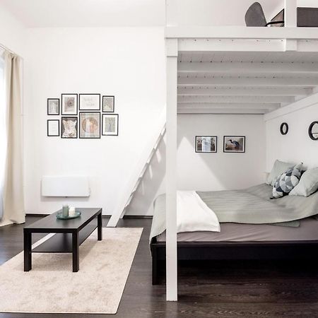 Charming Downtown Hideaway Steps From New York Cafe! Leilighet Budapest Eksteriør bilde