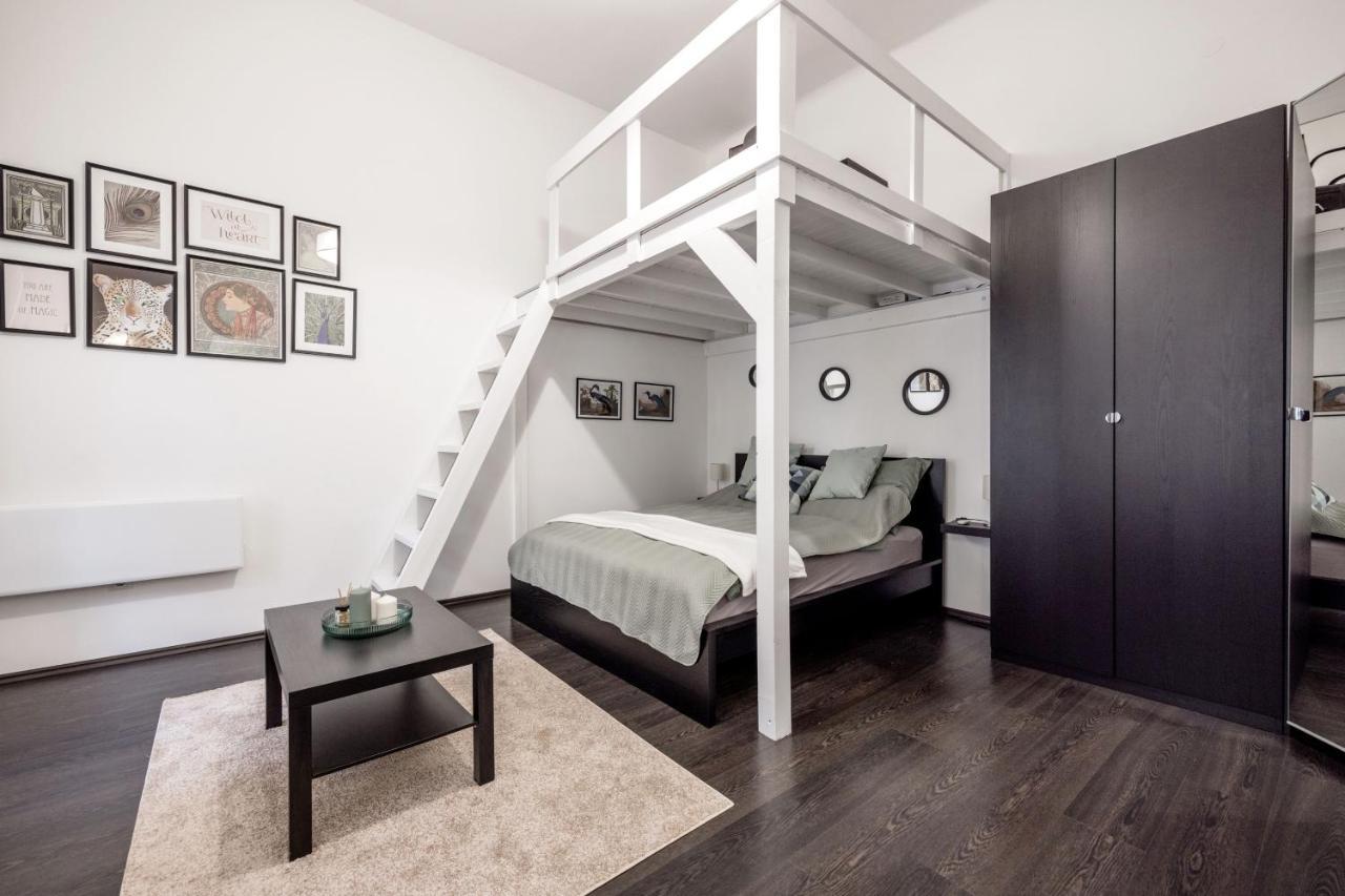 Charming Downtown Hideaway Steps From New York Cafe! Leilighet Budapest Eksteriør bilde